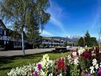 Prestige Hudson Bay Lodge 