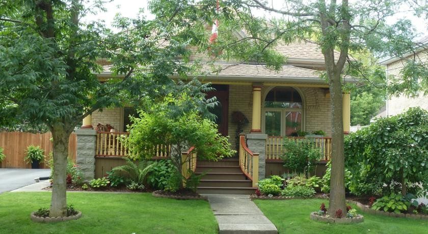 Hathaways Cottage 