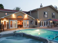 Le Montagnard, HГґtel, Condos & Chalets 