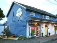 Tofino Paddlers Inn 