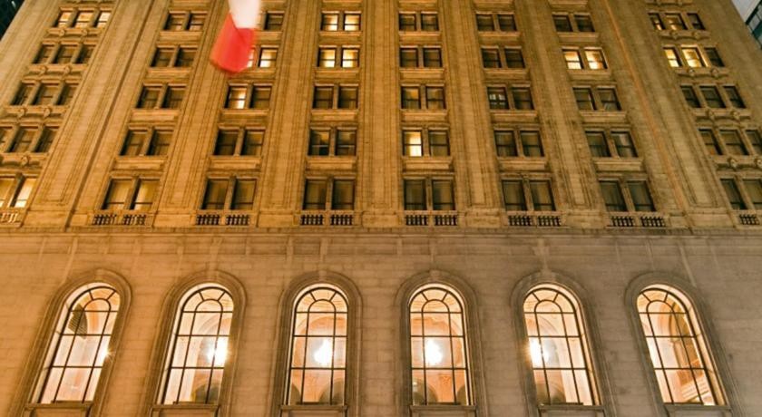 One King West Hotel and Residence 