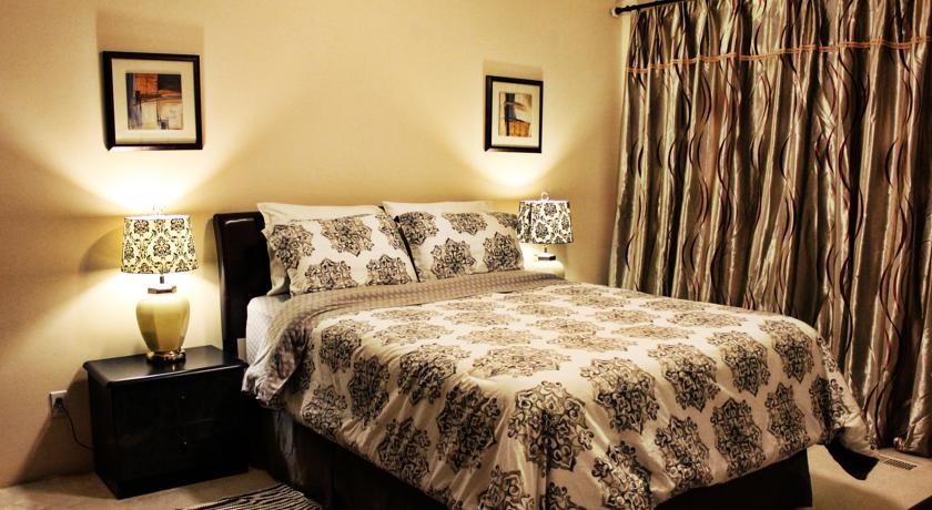 North York Furnished Home 