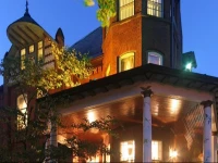 Bonnevue Manor Bed & Breakfast 