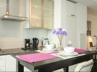 EG Suites - Stunning Condo near CN Tower 