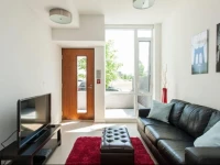 Elites Suites - One Bedroom Townhouse Condo 