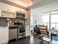 Life Suites Soho CN Tower and Lake View 