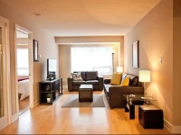 Red Maple Suites - Blue Jays Way 