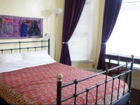 Spadina 11 Guesthouse 