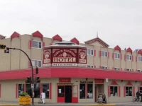 Town and Mountain Hotel 