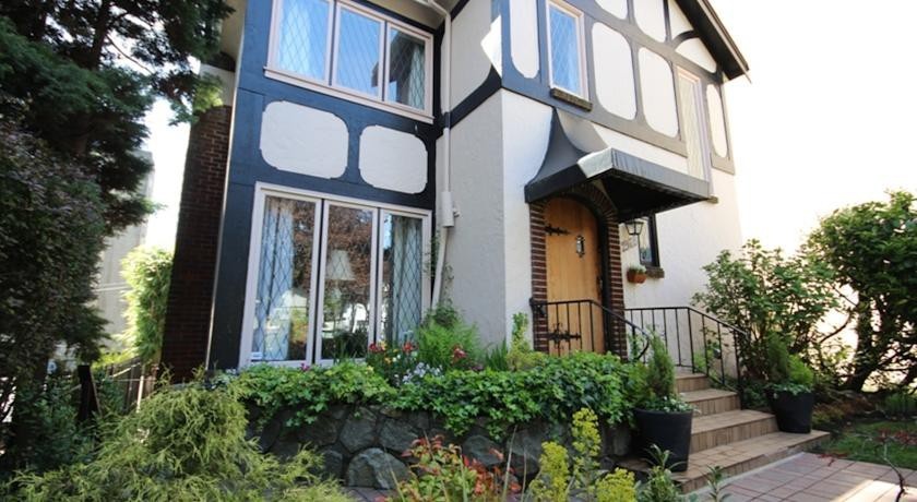 The English Bay Inn 