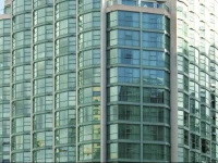 Rosedale on Robson Suite Hotel 