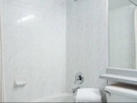 1BR Apt in Kits with Fireplace 