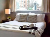 One-Bedroom Apartment Robson Street 