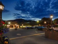 Vernon Atrium Hotel & Conference Centre 