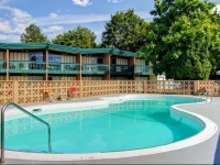 Tiki Village Inn 
