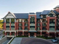 Oak Bay Beach Hotel 