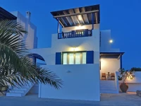 Akitos Maisonette 