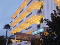 Blazer Suites Hotel 