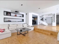 Penthouse Apartment Pela 
