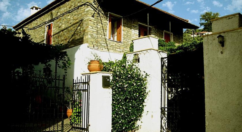 Alexandros Rooms 