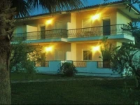 Kristys Apartments 