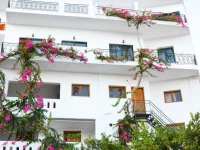 Iro Hotel 