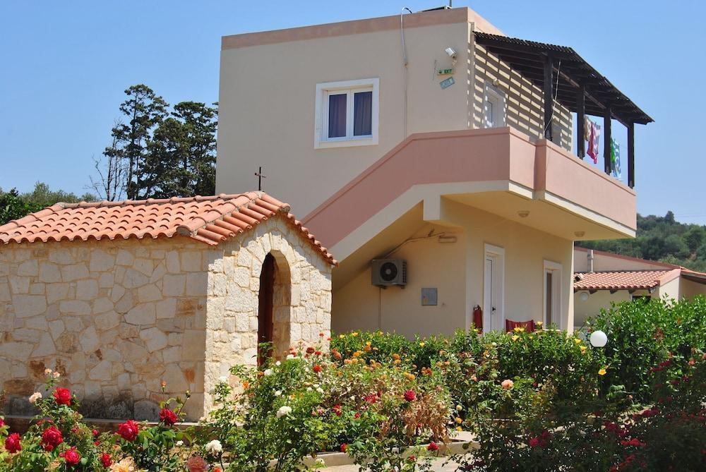 Evdokia Apartments 