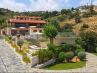 Agnanti Villa & Apartments 