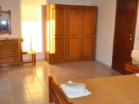 Kostas Beach Apartments 