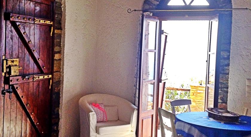Stone Residence Peristerionas 