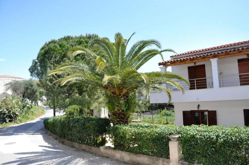 Koskinas Apartments 