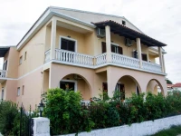 Silver Nests Apartments 