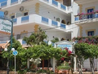 Uncle George Studios & Apartments 