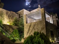 Elafivolia Arachova Suites 