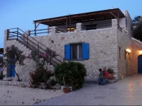Agnanti Beach Apartments 