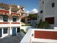 St George Studios & Apartments 
