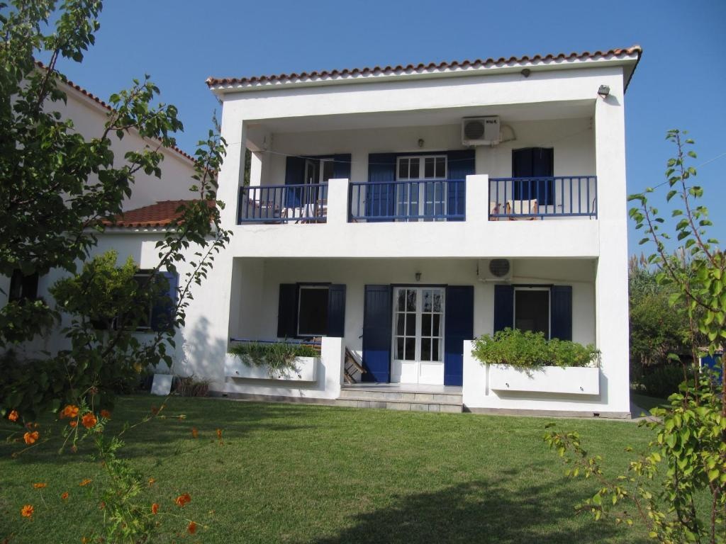 Eressos Ilios Apartments 