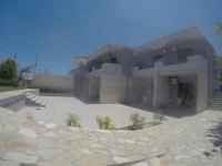 Yianna Studios 