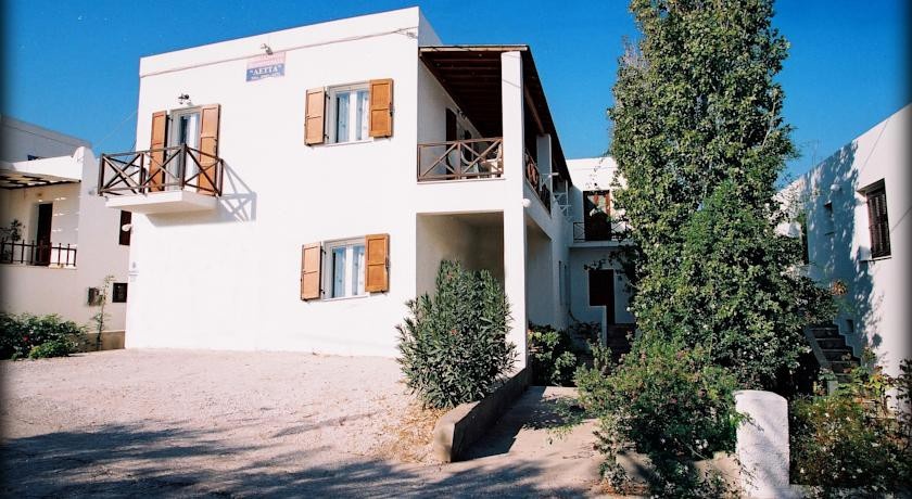 Lettas Apartments 