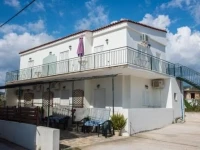 Koutrakis Rooms 