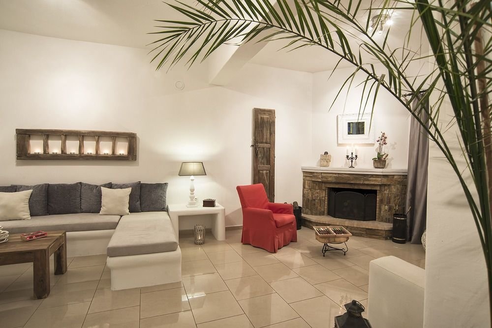 Morfes House 