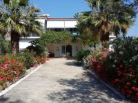 Elea Guesthouse 