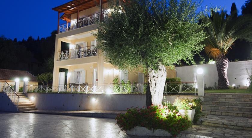 Brentanos Apartments - View of Paradise 