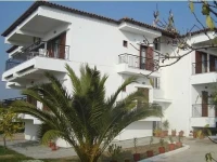 Yianna Studios & Apartments 