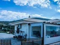 ОҐiannis House 