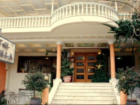 Pella Hotel