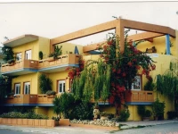 Aris Apartments 