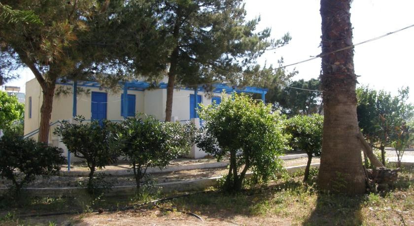 Gialos Studios & Apartments 