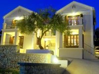 Adastra Ithaca Luxury Suites 