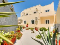 Akis Hotel 